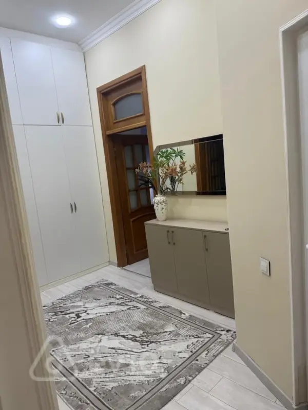 Kirayə verilir 2 otaqlı köhnə tikili 65 m²