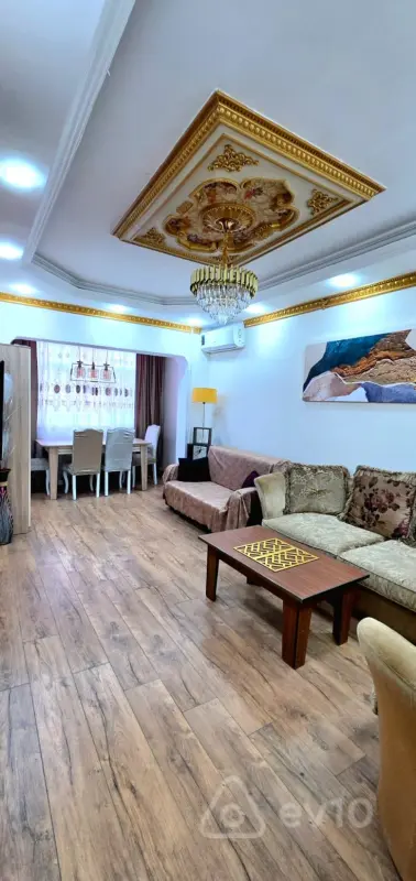 Kirayə verilir 2 otaqlı köhnə tikili 60 m²