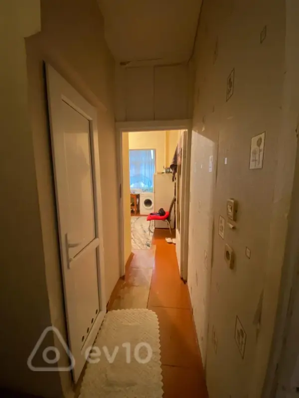 Satılır 1 otaqlı köhnə tikili 41 m²