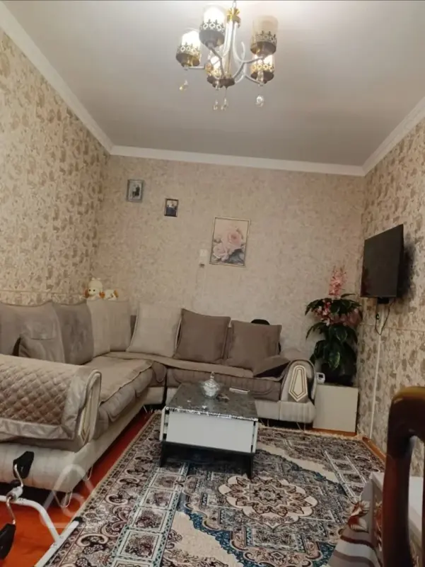 Kirayə verilir 2 otaqlı köhnə tikili 50 m²