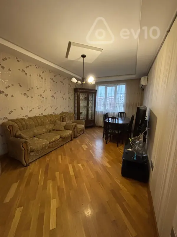 Kirayə verilir 3 otaqlı köhnə tikili 60 m²