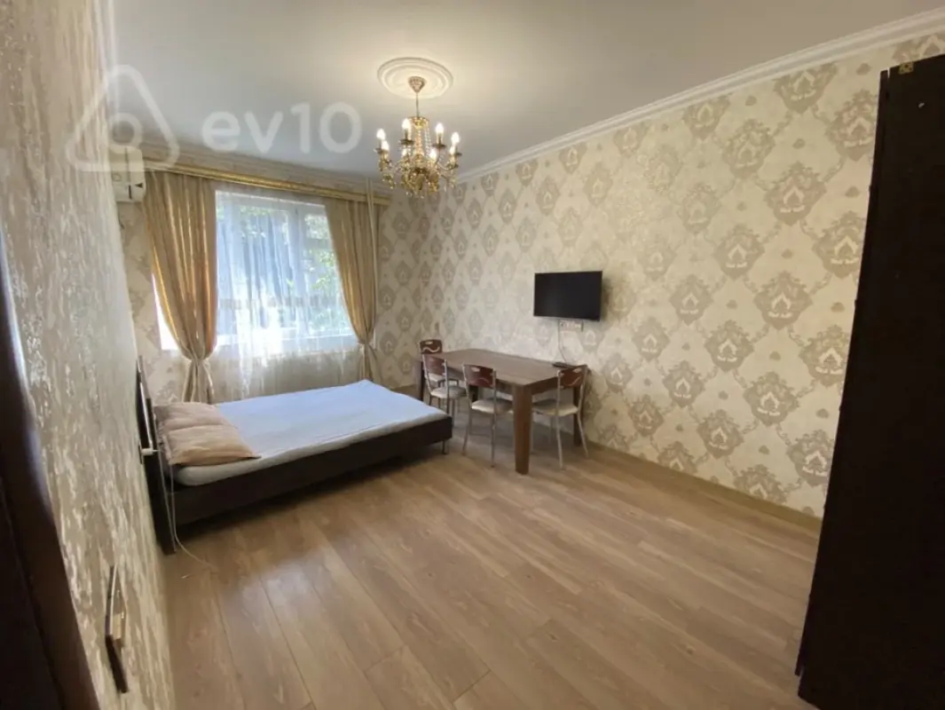 Kirayə verilir 2 otaqlı köhnə tikili 32 m²