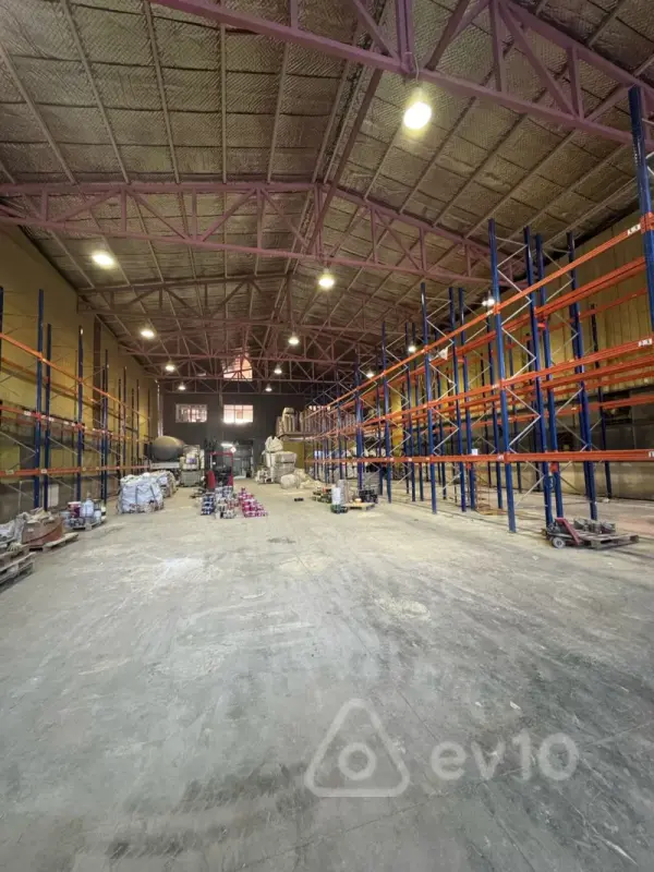Kirayə verilir mənzil 650 m²