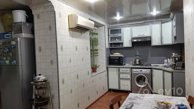 Satılır 4 otaqlı köhnə tikili 70 m² — Bakı, Səbail 4 otaq 70.00 m²