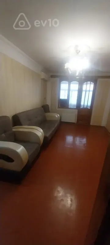 Kirayə verilir 2 otaqlı köhnə tikili 55 m²