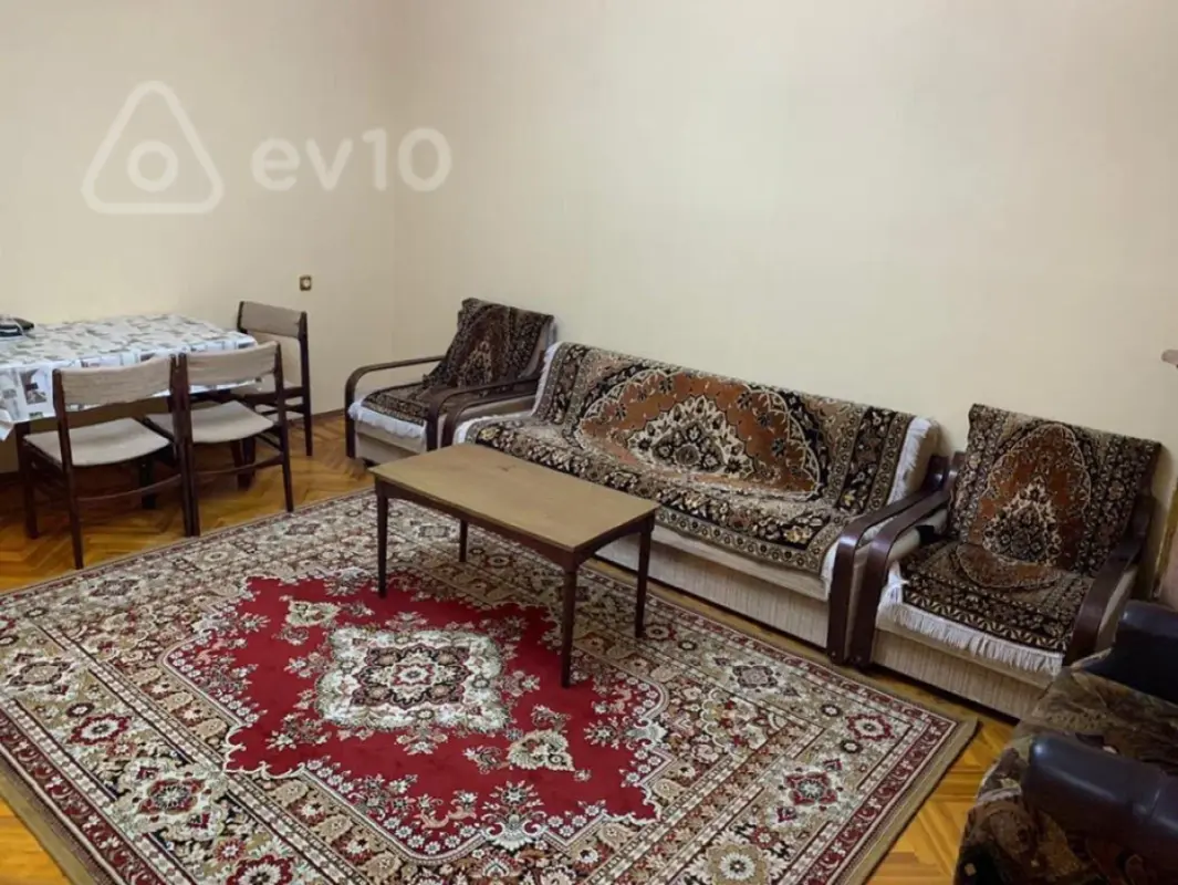 Kirayə verilir 2 otaqlı köhnə tikili 47 m²