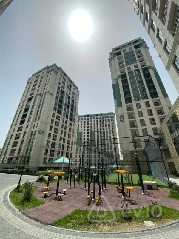 Kirayə verilir 3 otaqlı yeni tikili 150 m²