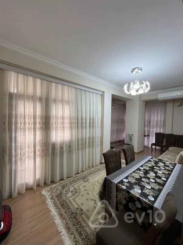 Kirayə verilir 3 otaqlı köhnə tikili 80 m²