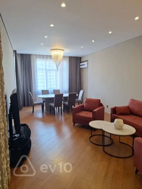 Kirayə verilir 3 otaqlı yeni tikili 105 m²