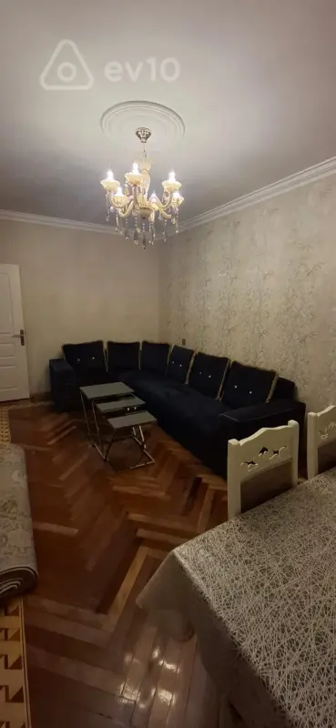 Kirayə verilir 2 otaqlı köhnə tikili 70 m²
