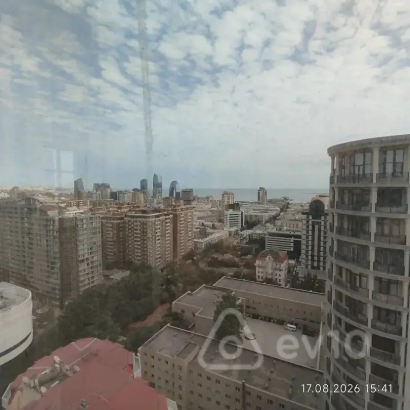 Kirayə verilir 10 otaqlı ofis 350 m²