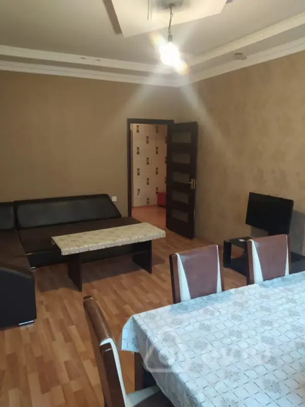 Kirayə verilir 2 otaqlı yeni tikili 60 m²