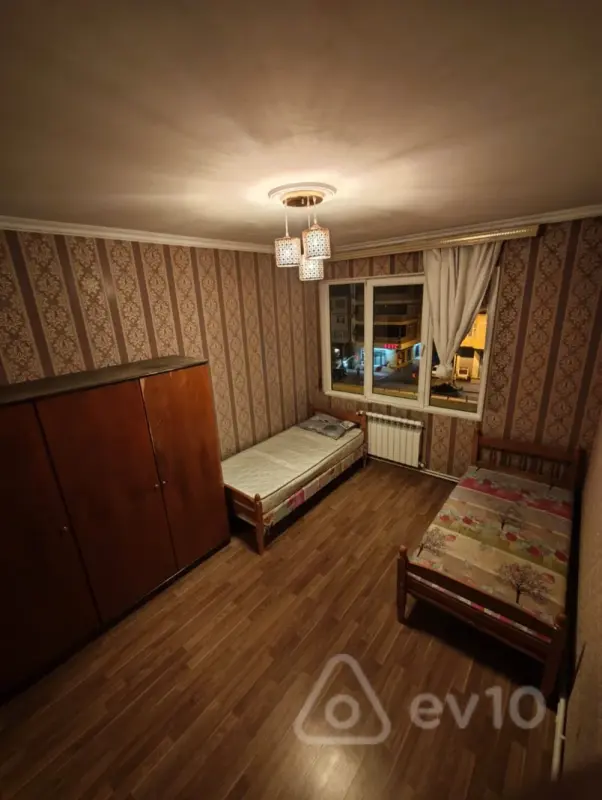 Kirayə verilir 2 otaqlı köhnə tikili 50 m²