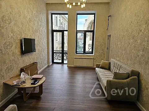Kirayə verilir 3 otaqlı köhnə tikili 85 m² — Bakı, Nəsimi 3 otaq 85.00 m²