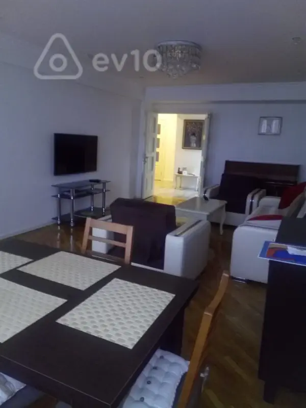 Kirayə verilir 3 otaqlı köhnə tikili 100 m²