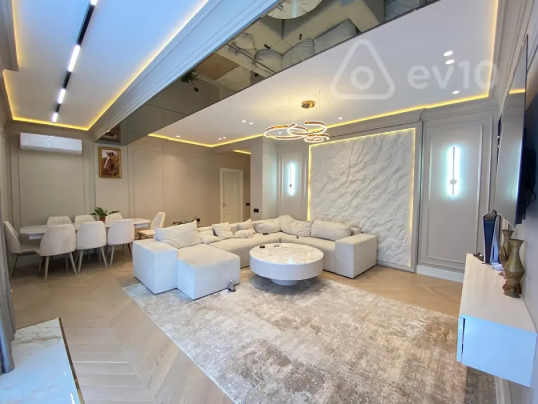 Kirayə verilir 4 otaqlı yeni tikili 184 m²