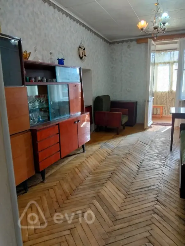 Kirayə verilir 2 otaqlı köhnə tikili 55 m²