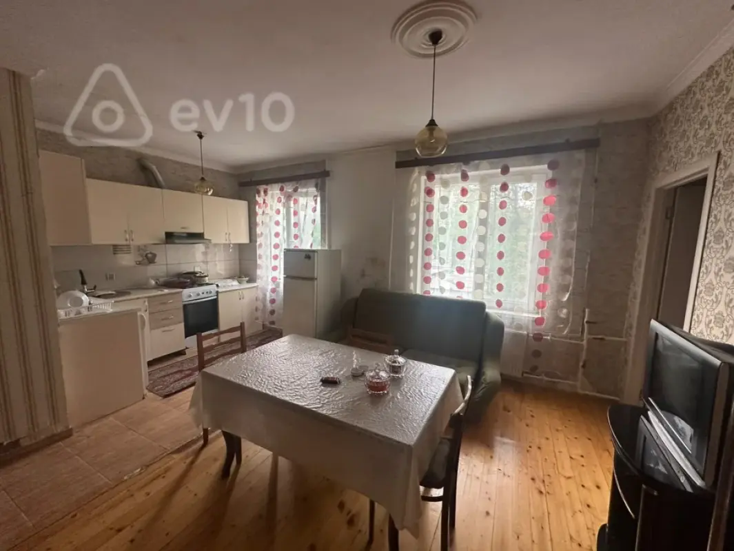 Kirayə verilir 3 otaqlı köhnə tikili 70 m²