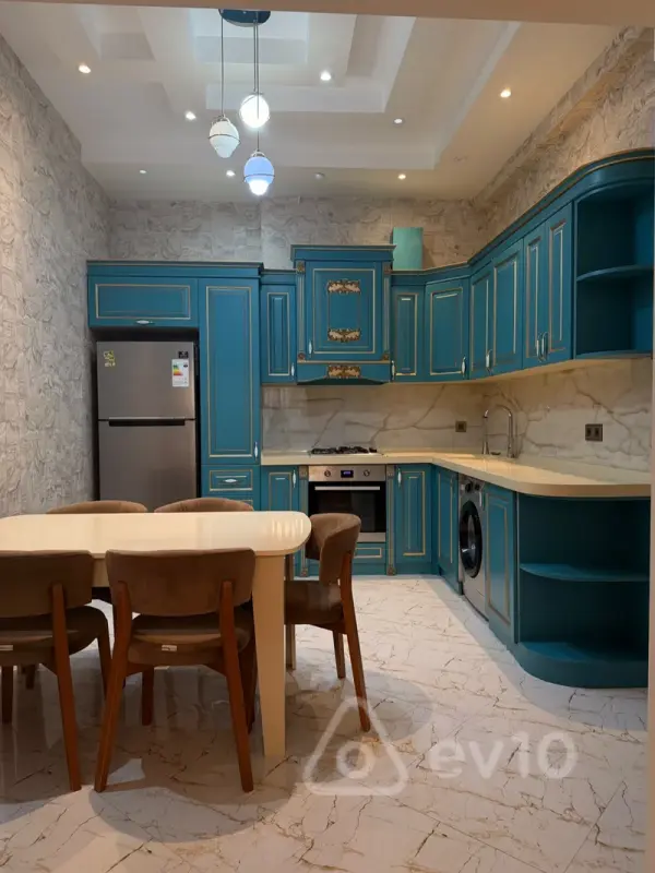 Kirayə verilir 2 otaqlı yeni tikili 80 m²