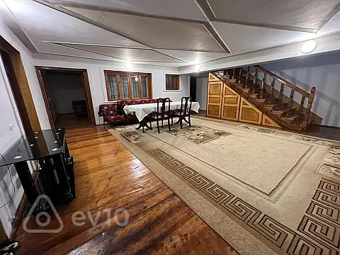 Kirayə verilir 8 otaqlı həyət evi 240 m² — Bakı 8 otaq 240.00 m²