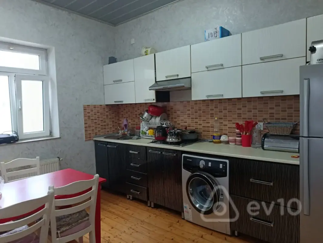 Satılır 4 otaqlı həyət evi 80 m²