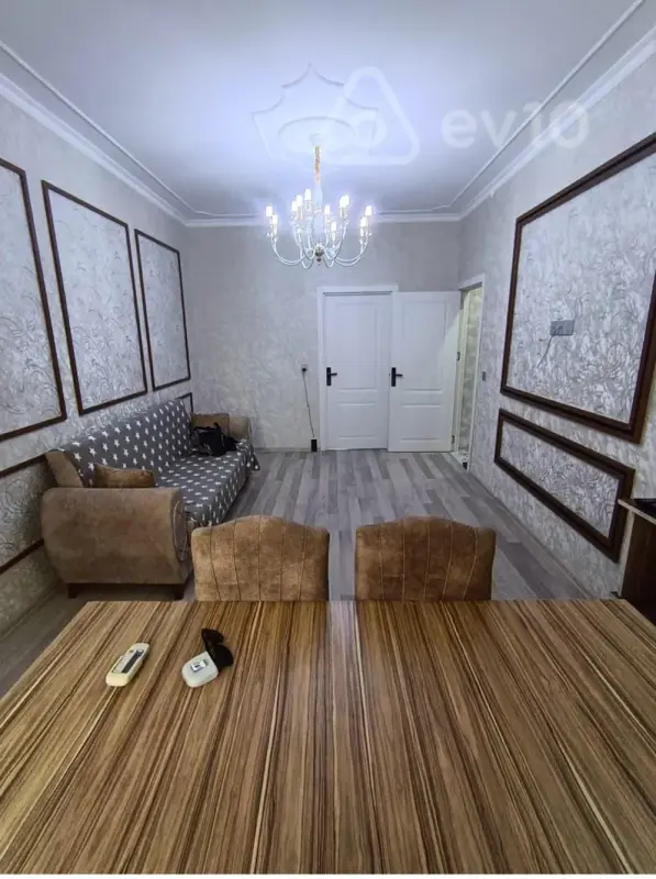 Kirayə verilir 2 otaqlı köhnə tikili 55 m²