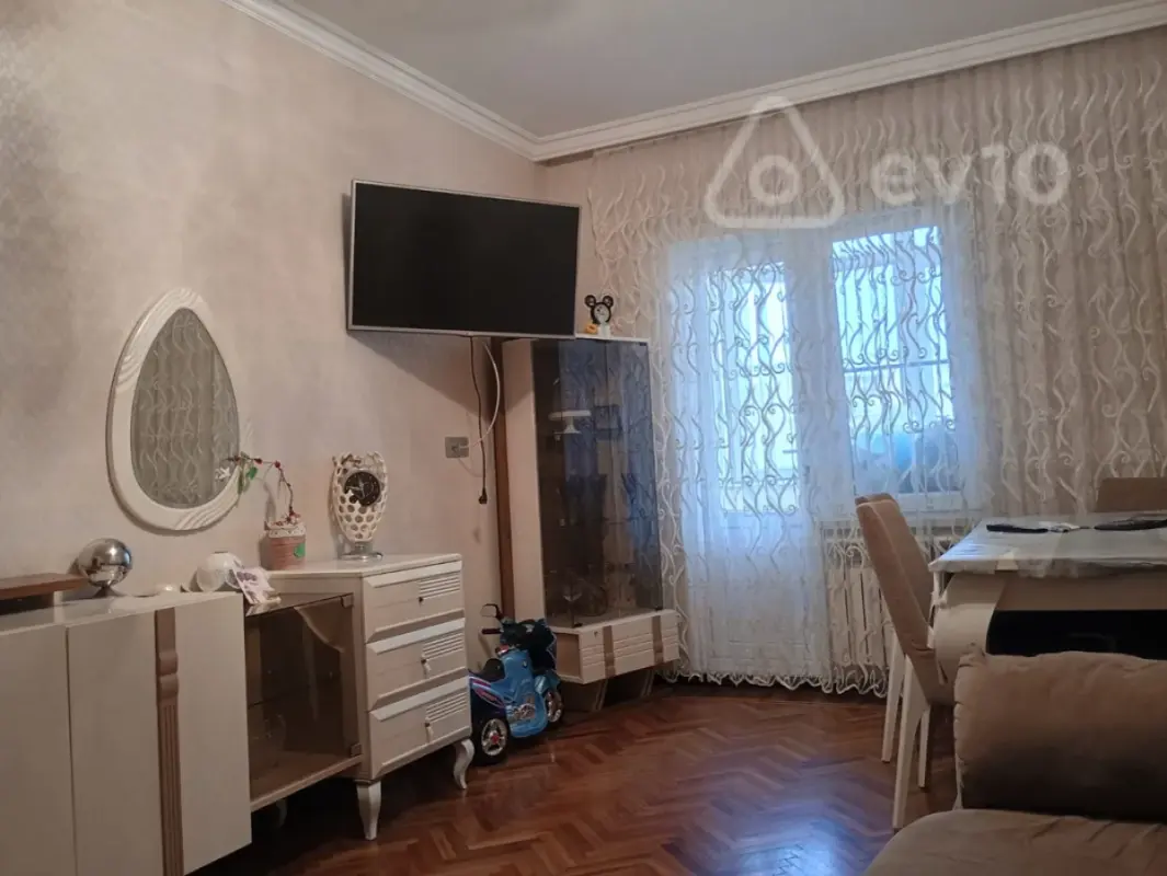 Kirayə verilir 3 otaqlı köhnə tikili 70 m²