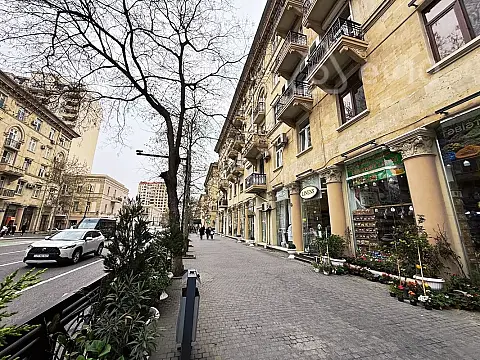 Kirayə verilir 1 otaqlı köhnə tikili 20 m² — Bakı, Səbail 1 otaq 20.00 m²