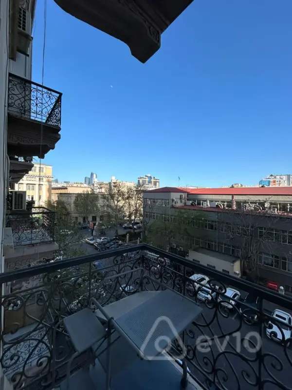 Satılır 3 otaqlı köhnə tikili 72 m²