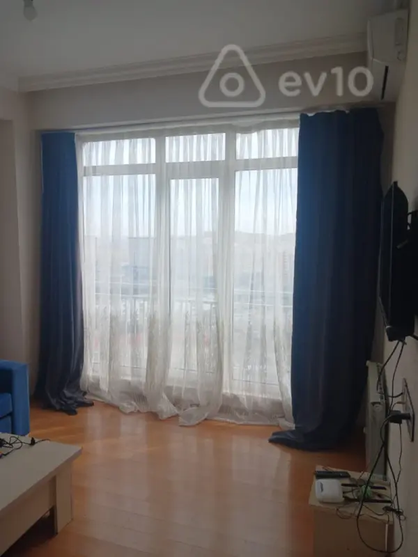Kirayə verilir 2 otaqlı yeni tikili 50 m²