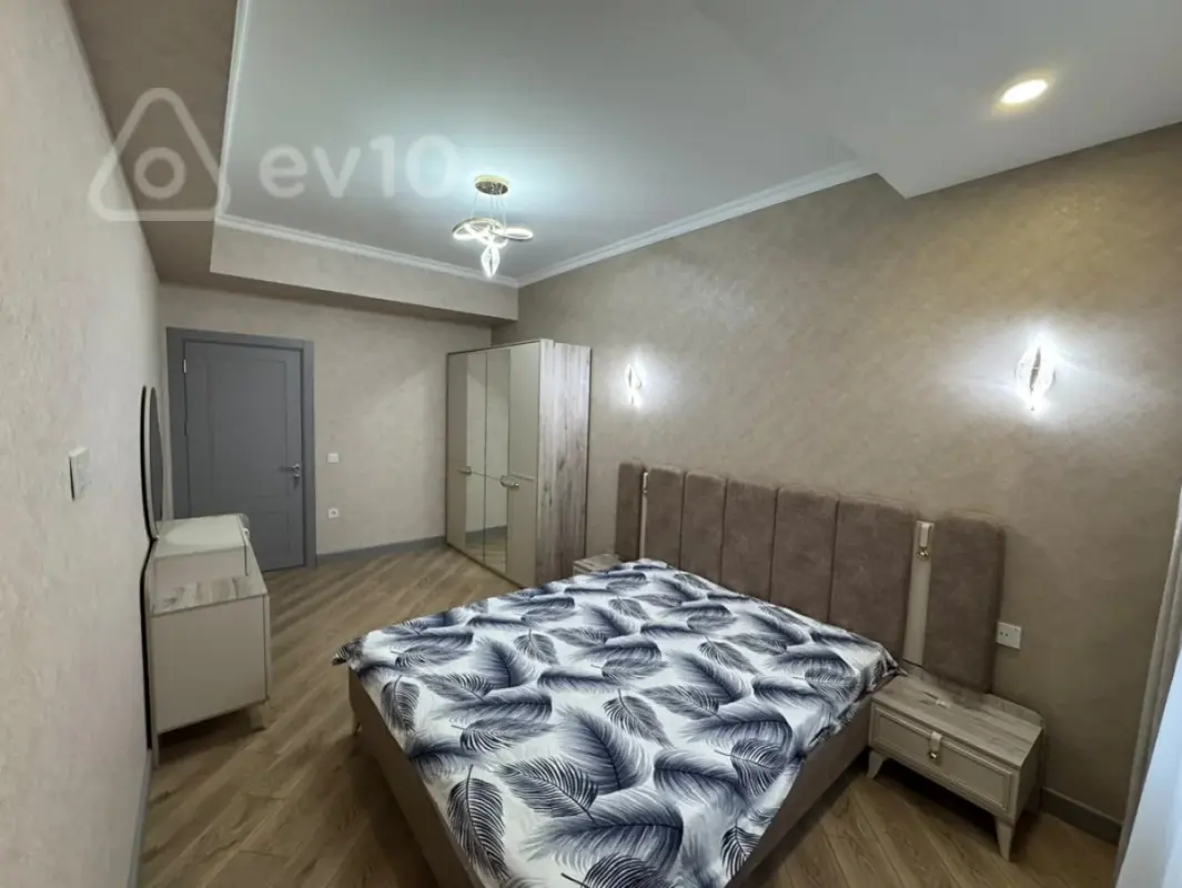 Kirayə verilir 2 otaqlı yeni tikili 65 m²