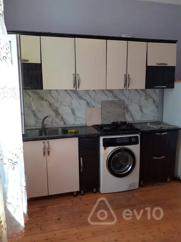 Kirayə verilir 2 otaqlı həyət evi 80 m²