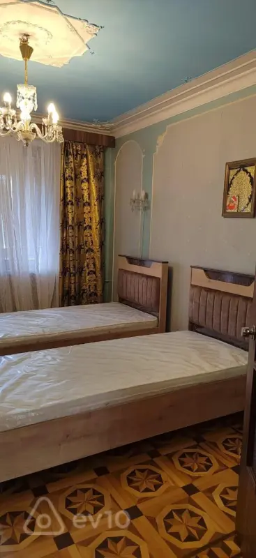 Kirayə verilir 3 otaqlı köhnə tikili 90 m²