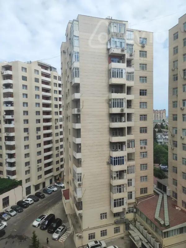 Kirayə verilir 3 otaqlı yeni tikili 130 m²