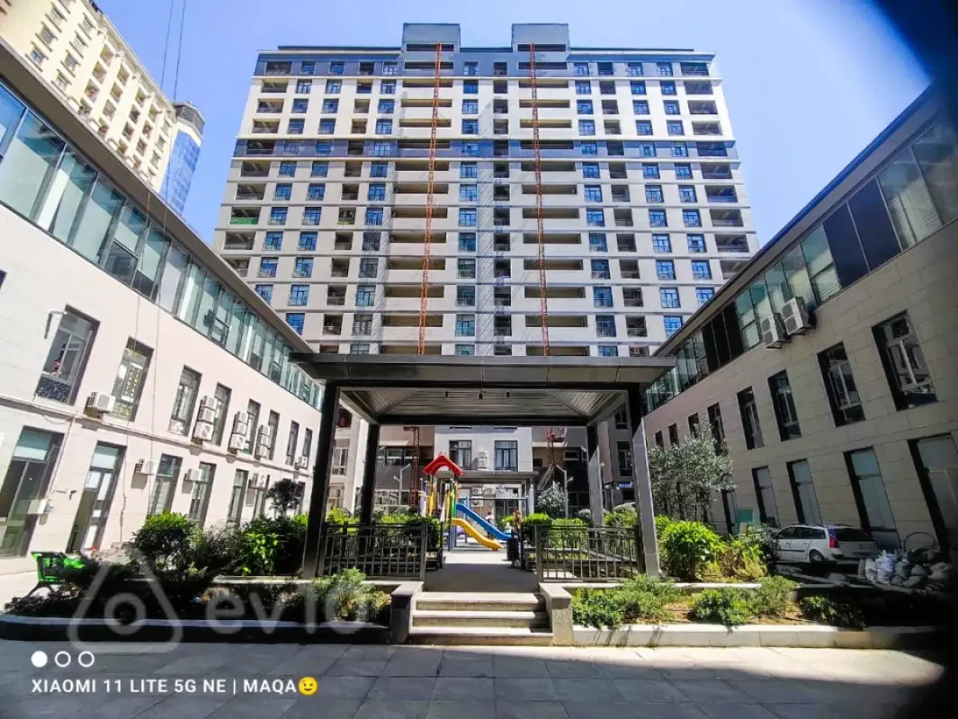 Satılır 2 otaqlı yeni tikili 111 m²