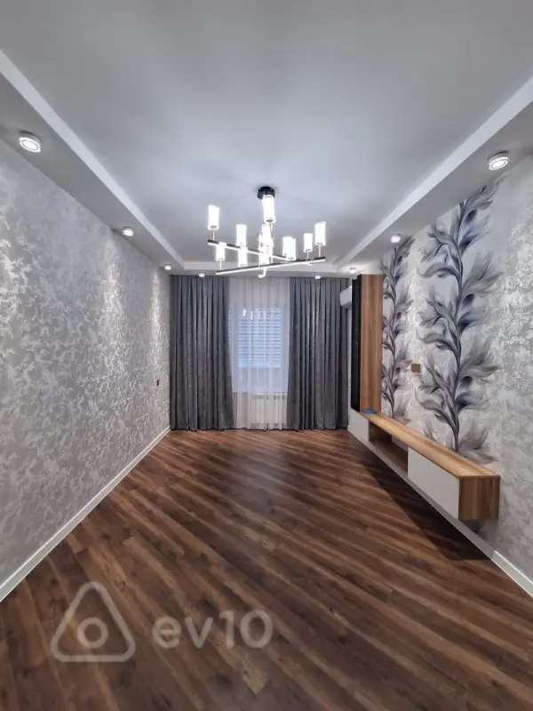 Satılır 2 otaqlı köhnə tikili 60 m²