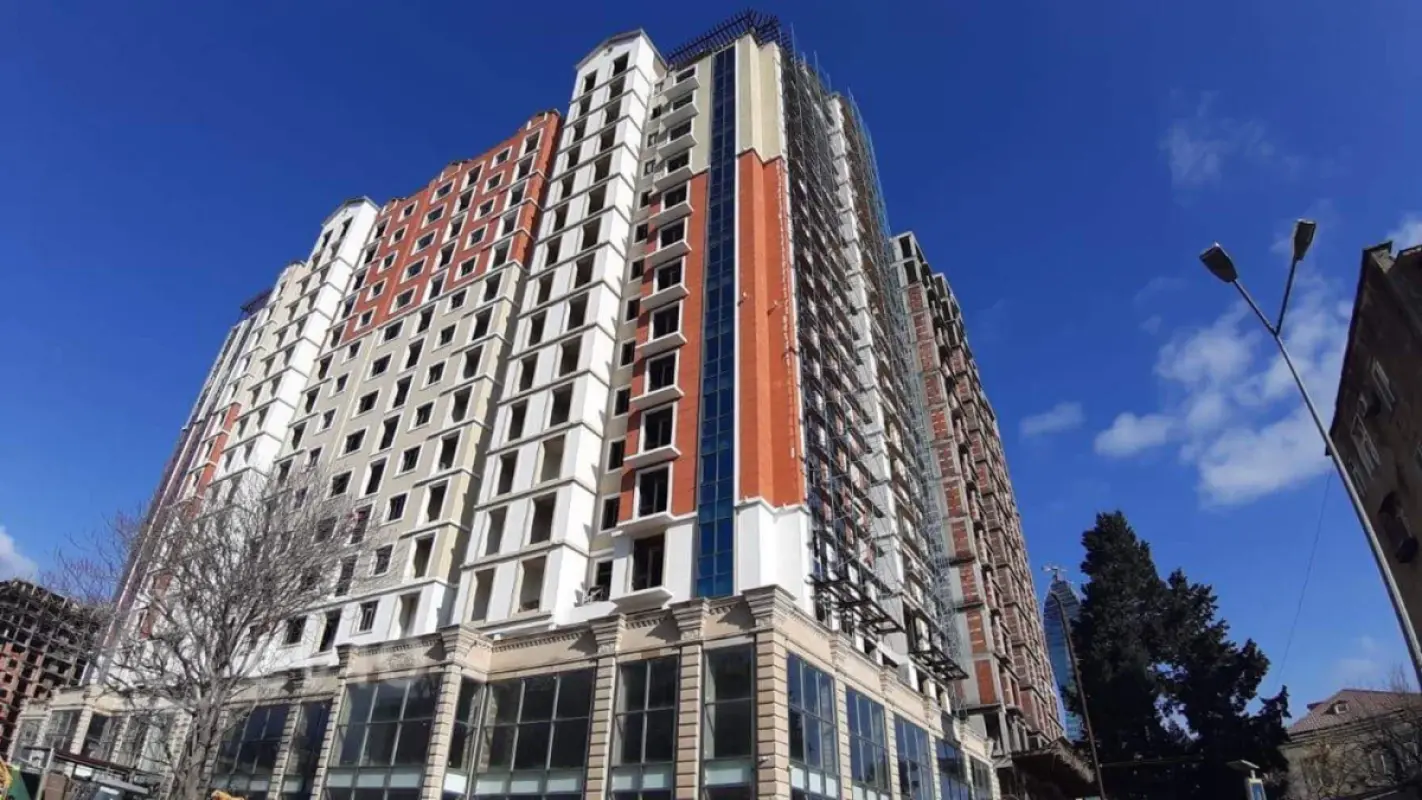Satılır 4 otaqlı yeni tikili 171.5 m²