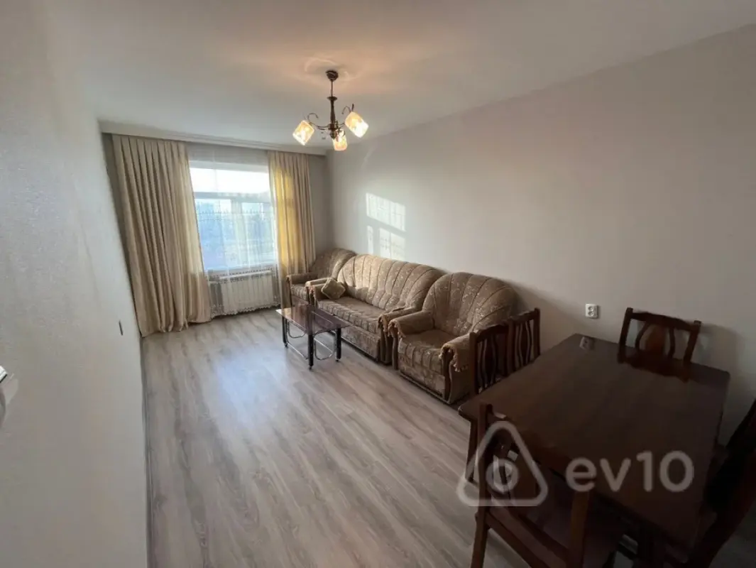 Satılır 3 otaqlı köhnə tikili 70 m²