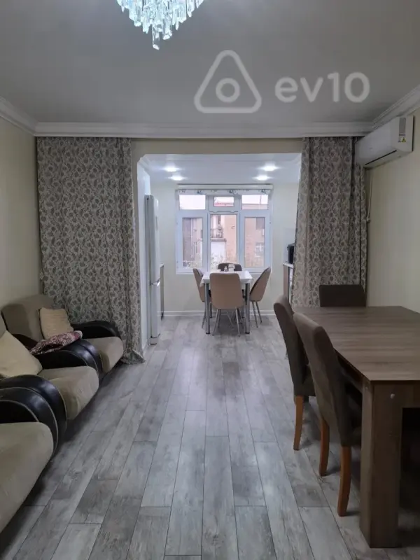 Satılır 2 otaqlı köhnə tikili 45 m²