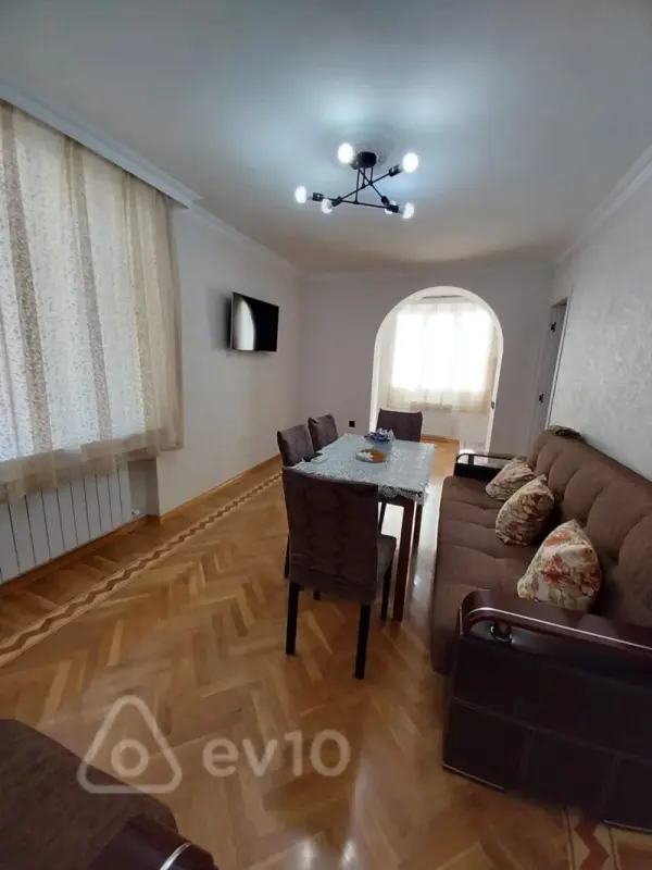 Kirayə verilir 2 otaqlı yeni tikili 50 m²