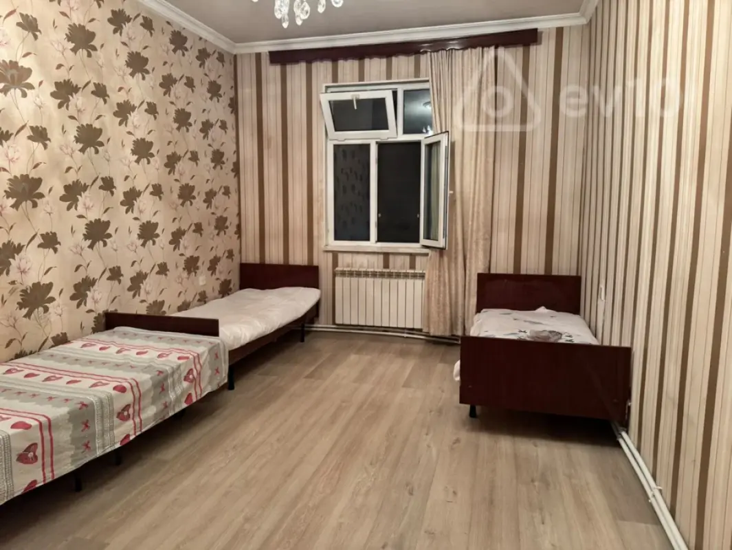 Kirayə verilir 2 otaqlı köhnə tikili 64 m²