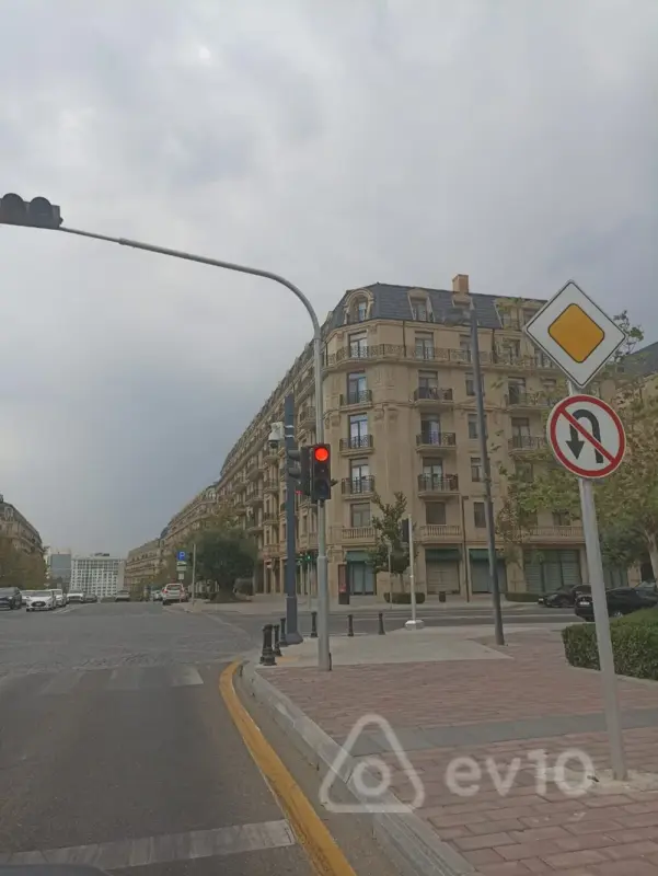Satılır 5 otaqlı yeni tikili 210 m²