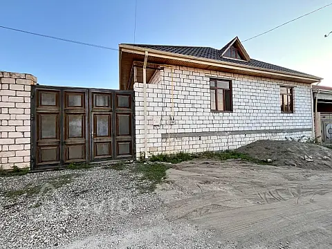 Satılır 4 otaqlı həyət evi 130 m² — Qazax 4 otaq 130.00 m²