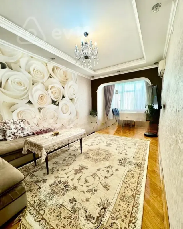 Satılır 3 otaqlı köhnə tikili 80 m²