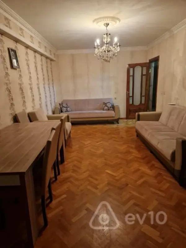 Kirayə verilir 3 otaqlı köhnə tikili 100 m²