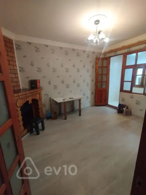 Satılır 3 otaqlı köhnə tikili 55 m²