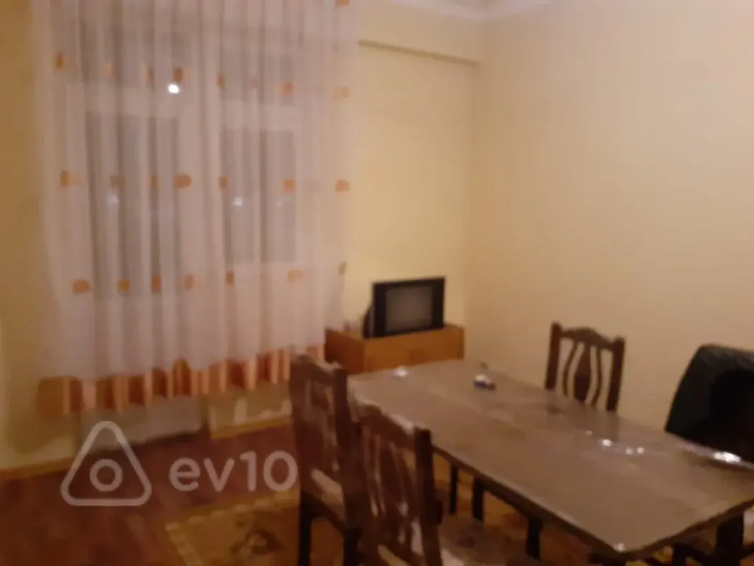 Kirayə verilir 3 otaqlı yeni tikili 50 m²