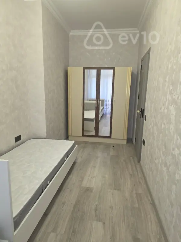 Kirayə verilir 3 otaqlı yeni tikili 80 m²