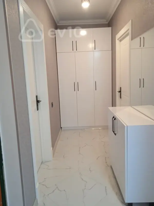 Kirayə verilir 3 otaqlı köhnə tikili 65 m²