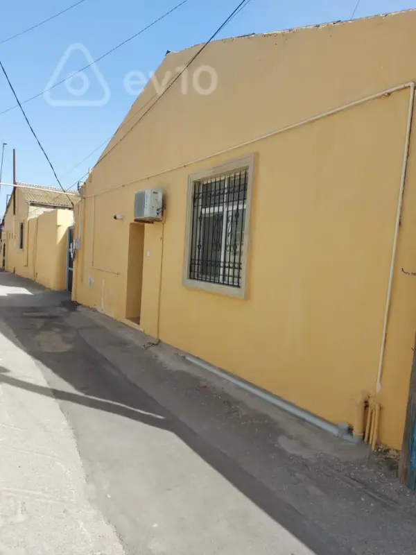 Satılır 5 otaqlı həyət evi 250 m²